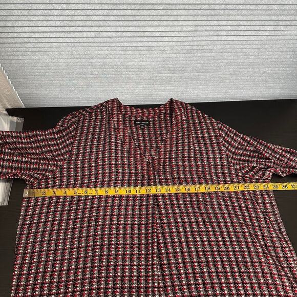 Lord & Taylor Black Red Printed V-Neck Roll Tab Sleeve Career Tunic Top Size 0X - Picture 9 of 10